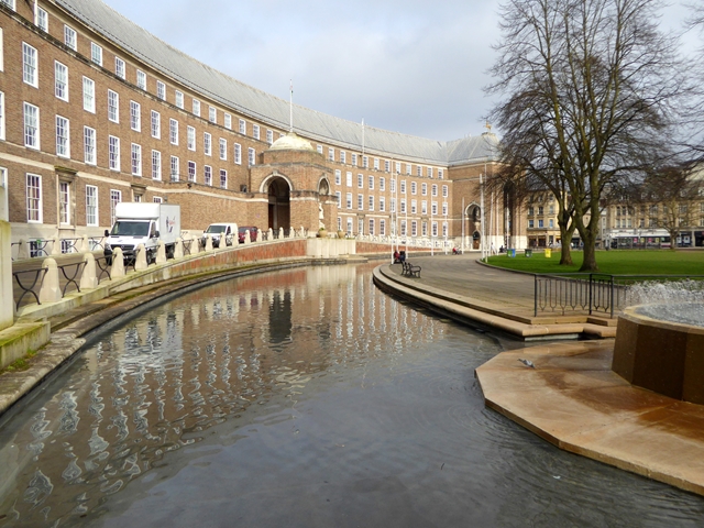 Bristol City Hall - geograph.org.uk - 5309943.jpg
