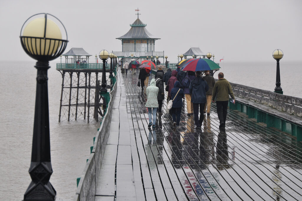 Clevedon , Clevedon Pier - geograph.org.uk - 4621949.jpg
