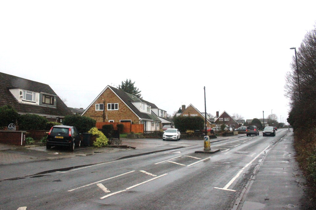 Houses on Whitchurch Lane - geograph.org.uk - 7053957.jpg