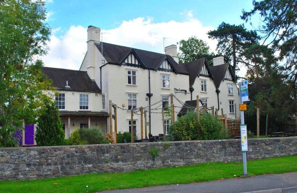 Lawns Hotel, Yate, Gloucestershire 2015 - geograph.org.uk - 5805503.jpg